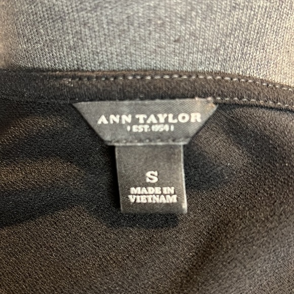Ann Taylor short sleeve top - Picture 5 of 6